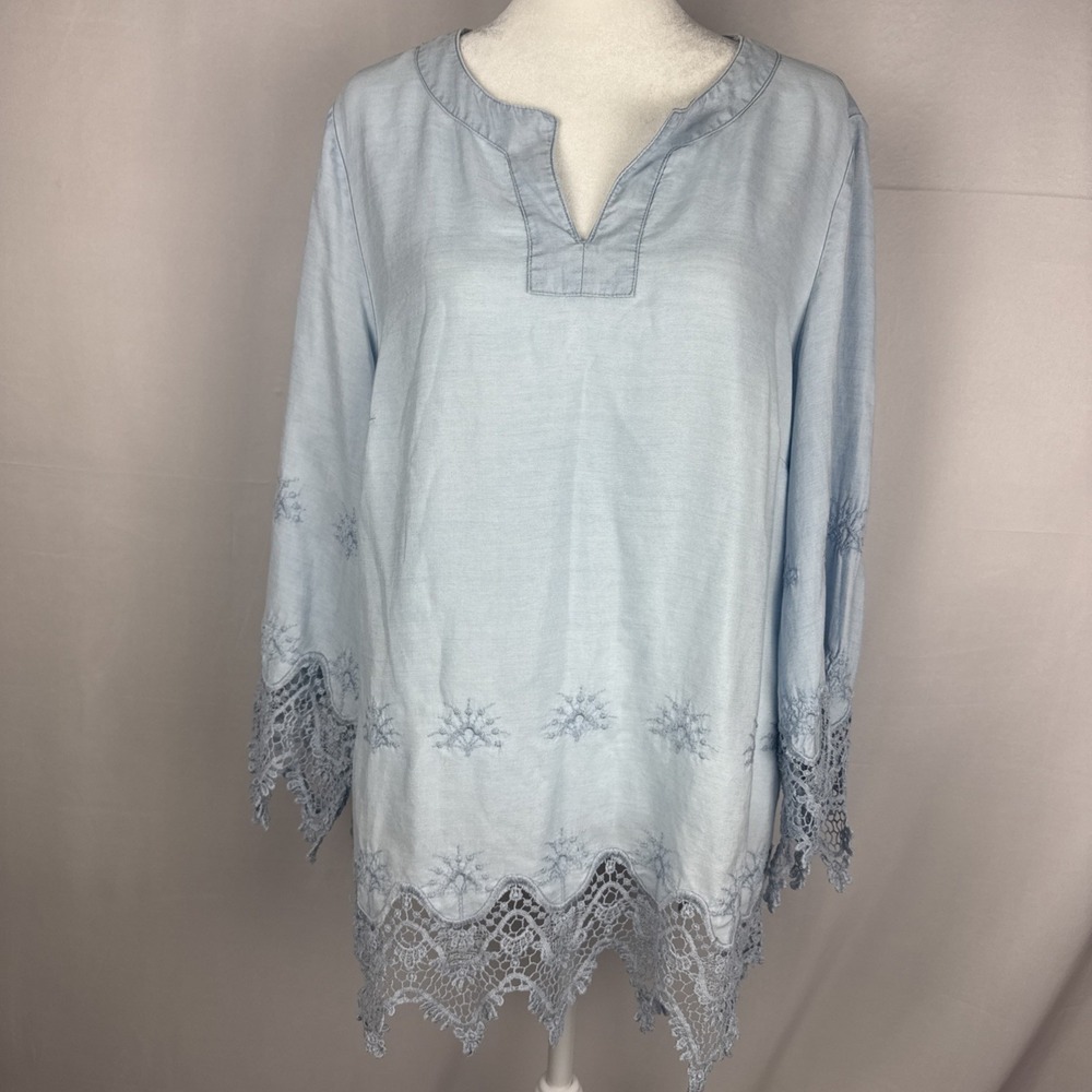 CHICO'S Top Women's Size 0 Blue Tunic Crochet Lace Scalloped Trim